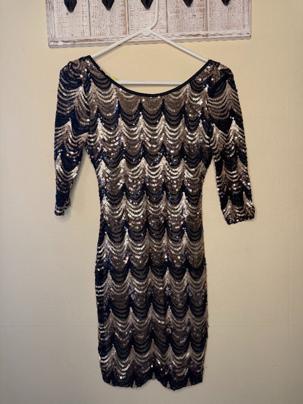 Windsor Women's Small Sequined Formal Black and Gold Elbow Sleeve Dress